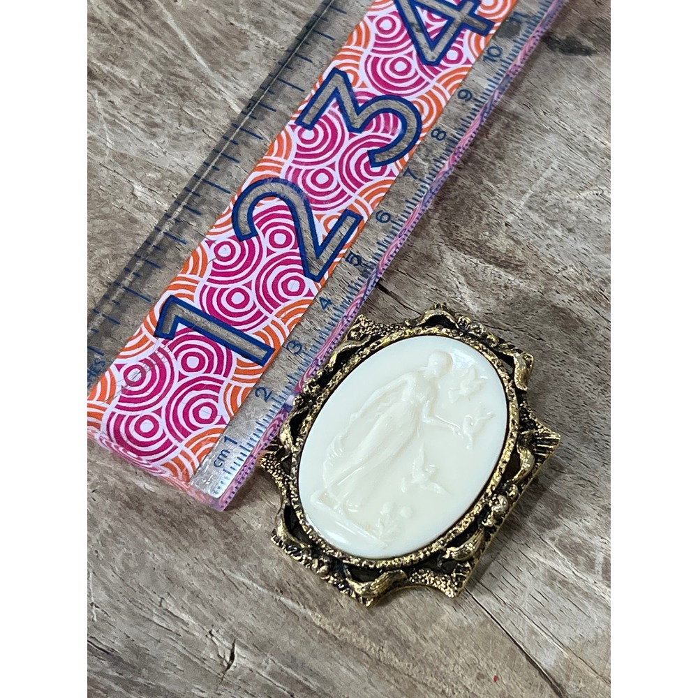 Vintage Hattie Carnegie White Cameo Style Brooch Pendant Goddess‎ Athena - Picture 4 of 6